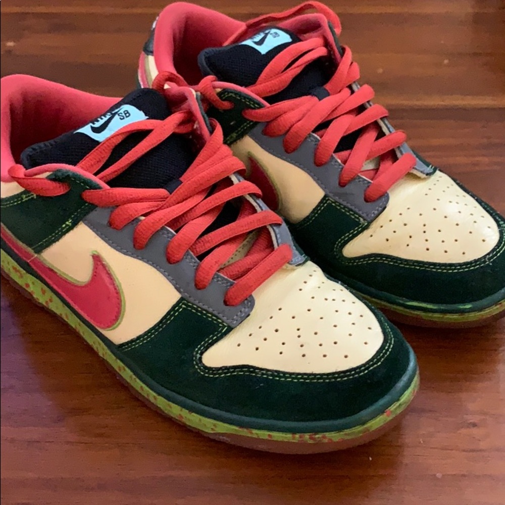 Nike Dunk SB Low premium ‘Mosquito’. Men’s sz 11.